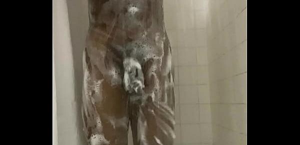  Showering and breaking in this sex toy